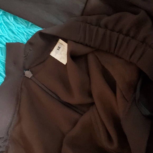 Ursula of Switzerland Layered Wide Leg and Sleeveless Set - Picture 6 of 7